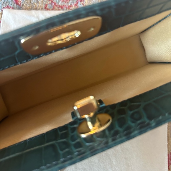 Green Crocodile-Embossed Chain Bag - Picture 3 of 5